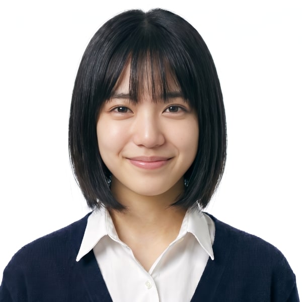 マナカ（学生時代）の実写ポートレート